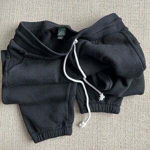 Gently used wild fable black sweatpants. size M.